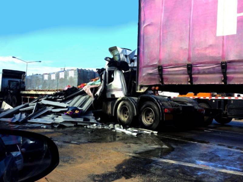 The Main Causes for Accidents Involving Large Trucks and 18-Wheelers